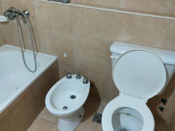 VENTA DEPARTAMENTO 4 AMB CON COCH APTO CREDITO