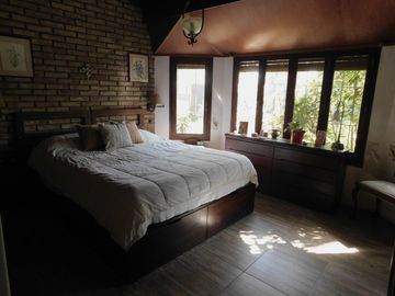 Venta casa Funes con pileta y dos plantas