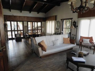 Venta casa Funes con pileta y dos plantas