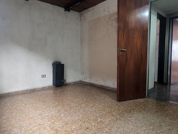 PH 5 amb en venta en Lanús con quincho y patio