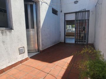 PH 5 amb en venta en Lanús con quincho y patio