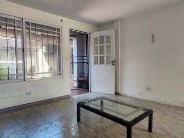 PH 5 amb en venta en Lanús con quincho y patio