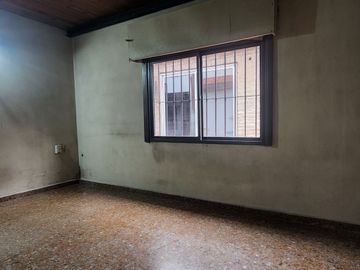 PH 5 amb en venta en Lanús con quincho y patio