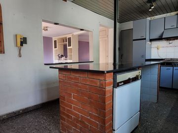 PH 5 amb en venta en Lanús con quincho y patio