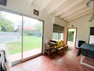 Venta casa en Hurlingham  ZONA CENTRO 6 ambientes