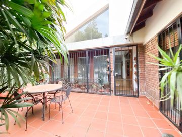 Venta casa en Hurlingham  ZONA CENTRO 6 ambientes