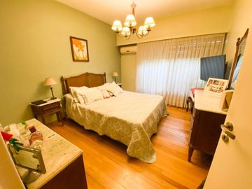 Venta casa en Hurlingham  ZONA CENTRO 6 ambientes