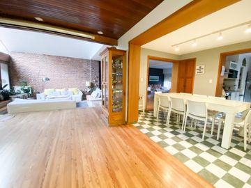Venta casa en Hurlingham  ZONA CENTRO 6 ambientes