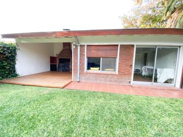 Venta casa en Hurlingham  ZONA CENTRO 6 ambientes