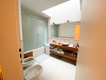Venta casa en Hurlingham  ZONA CENTRO 6 ambientes
