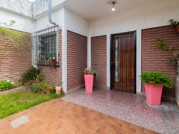 Oportunidad! Casa 4 amb con Patio y Parrilla