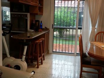 VENTA DE CASA CON PISCINA QUINCH0 Y DEPTO INTERNO