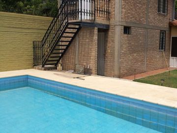 VENTA DE CASA CON PISCINA QUINCH0 Y DEPTO INTERNO