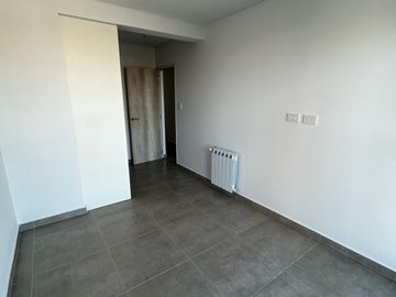 Av Pellegrini  al 1900 - 2 Dormitorios con cochera - Amenities