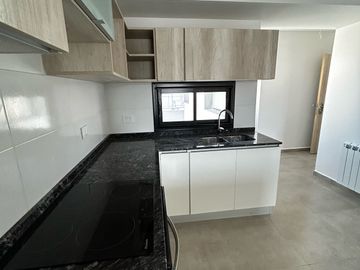 Av Pellegrini  al 1900 - 2 Dormitorios con cochera - Amenities