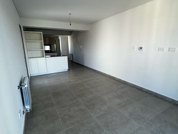 Av Pellegrini  al 1900 - 2 Dormitorios con cochera - Amenities
