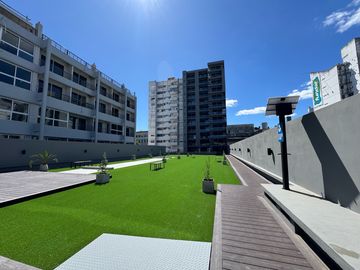 Av Pellegrini  al 1900 - 2 Dormitorios con cochera - Amenities