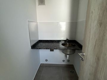 Av Pellegrini  al 1900 - 2 Dormitorios con cochera - Amenities