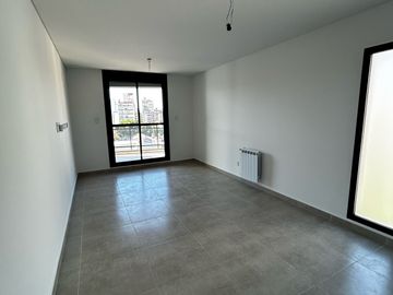 Av Pellegrini  al 1900 - 2 Dormitorios con cochera - Amenities