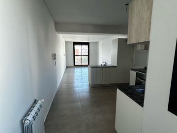 Av Pellegrini  al 1900 - 2 Dormitorios con cochera - Amenities