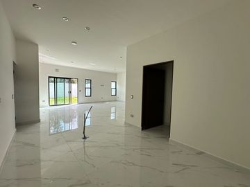 VENTA DE CASA EN BRISAS DEL VERGEL CARRETERA NACIONAL MONTERREY NL.