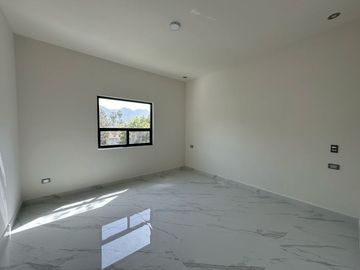 VENTA DE CASA EN BRISAS DEL VERGEL CARRETERA NACIONAL MONTERREY NL.