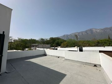 VENTA DE CASA EN BRISAS DEL VERGEL CARRETERA NACIONAL MONTERREY NL.