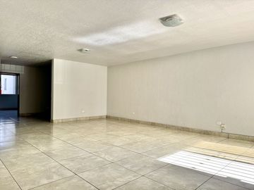 Departamento con uso de suelo en Venta  (Zona Río)
