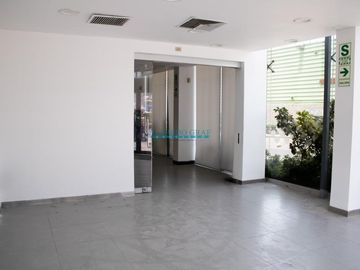 Locales Comerciales Venta AV. Los Tusilagos Oeste  - SAN JUAN DE LURIGANCHO