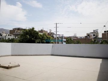 Locales Comerciales Venta AV. Los Tusilagos Oeste  - SAN JUAN DE LURIGANCHO