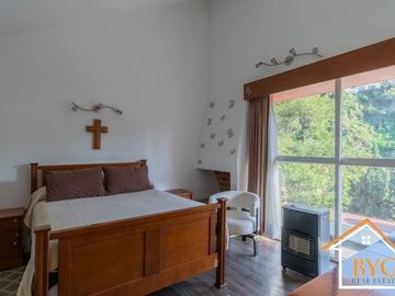 CASA EN LA HERRADURA EN CERRADA CON SEGURIDAD