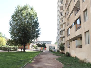 Amplio Departamento en Venta en un primer Piso