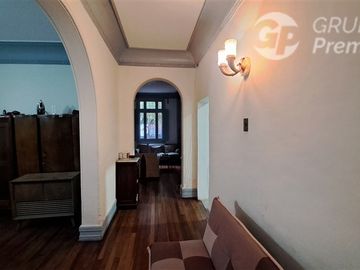 Casa en Venta en Republica/Domeyco / Se vende propiedad con 2 casas independientes total 4 habitaciones 2 baños patio interior