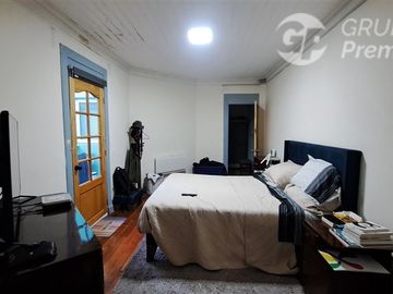 Casa en Venta en Republica/Domeyco / Se vende propiedad con 2 casas independientes total 4 habitaciones 2 baños patio interior