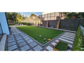 Dpto 3D+3B+ 2 EST+BOD Con Jardín privado de 197,63 m2