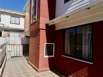 Casa en Venta en A metros de Calle Condell Sur