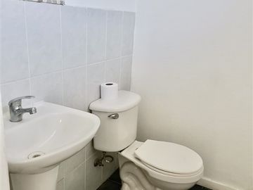 Casa en Venta en A metros de Calle Condell Sur