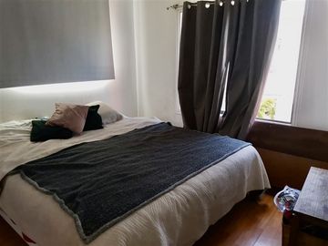 Casa en Venta en A metros de Calle Condell Sur