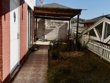 Casa en Venta en A metros de Calle Condell Sur