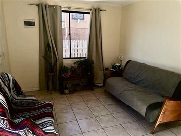 Casa en Venta en A metros de Calle Condell Sur