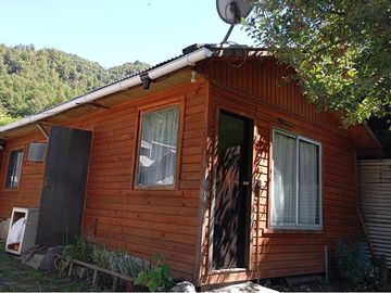 Venta dos cabañas en terreno  Curarrehue