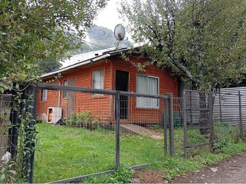 Venta dos cabañas en terreno  Curarrehue