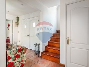 Espectacular Casa En Condominio El Almendro