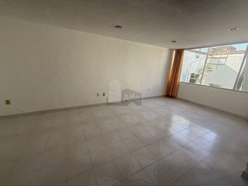 Casa en Renta con local en  Bosques de Colón, Toluca Estado de México