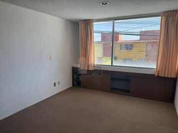 Casa en Renta con local en  Bosques de Colón, Toluca Estado de México
