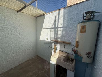 Casa en Renta con local en  Bosques de Colón, Toluca Estado de México