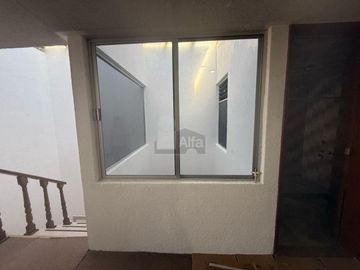 Casa en Renta con local en  Bosques de Colón, Toluca Estado de México