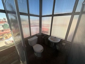 Casa en Renta con local en  Bosques de Colón, Toluca Estado de México