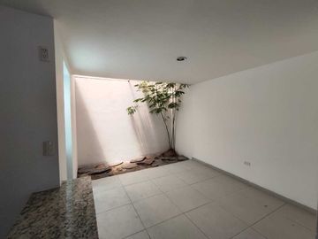Venta de casa en Residencial  Colibrí