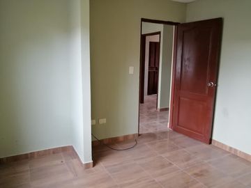 VENTA DE CASA EN URBANIZACIÓN LA JOYA  (VM)